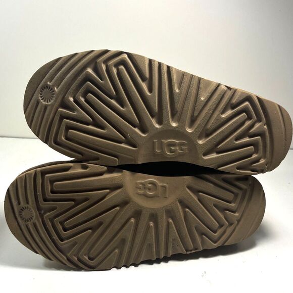 UGG Classic Mini II Boot UGG Embroidered Women's SZ 5 - Picture 4 of 5